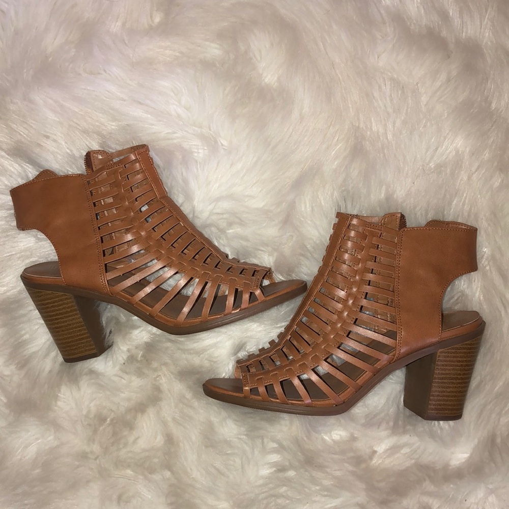 Mossimo brown heels